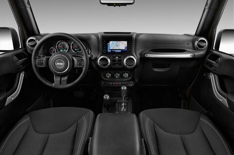 Jeep Wrangler Unlimited (Baujahr 2016) Rubicon 5 Türen Cockpit und Innenraum