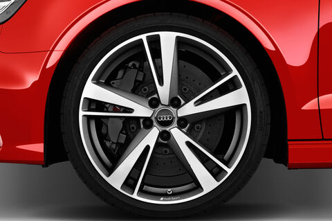 Audi RS 3 (Baujahr 2019) - 4 Türen Reifen und Felge