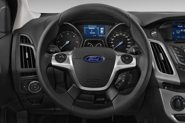 Ford Focus (Baujahr 2012) Trend 5 Türen Lenkrad