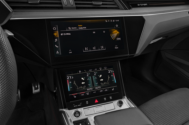 Audi Q8 e-tron Sportback (Baujahr 2023) Advanced 5 Türen Radio und Infotainmentsystem