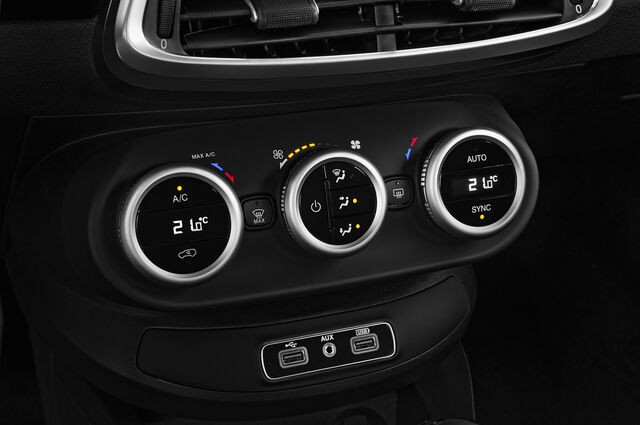 FIAT 500X (Baujahr 2019) Cross 5 Türen Temperatur und Klimaanlage