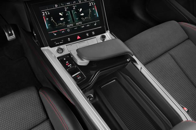 Audi Q8 e-tron Sportback (Baujahr 2023) Advanced 5 Türen Schalthebel