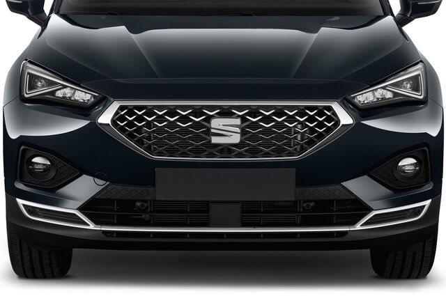 SEAT Tarraco (Baujahr 2019) Xcellence 5 Türen Kühlergrill und Scheinwerfer