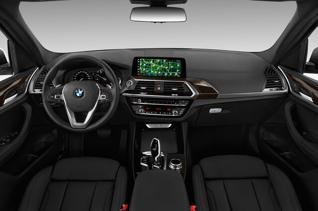 BMW X3 (Baujahr 2019) xLine 5 Türen Cockpit und Innenraum