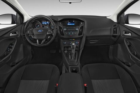 Ford Focus (Baujahr 2015) Trend 5 Türen Cockpit und Innenraum