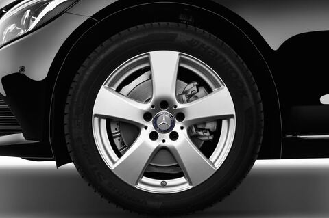 Mercedes C-Class (Baujahr 2015) Exclusive 4 Türen Reifen und Felge