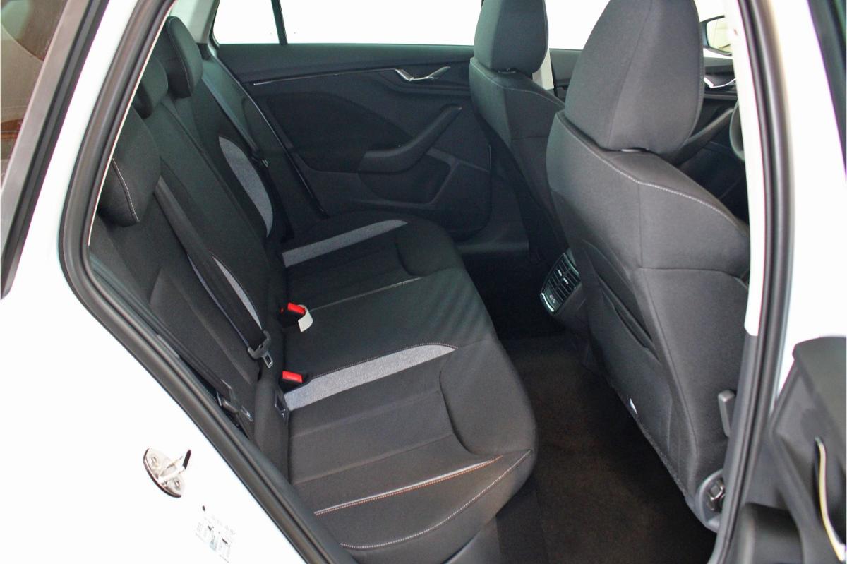 Skoda Kamiq 1.0 TSI Tour AHK|ACC|MATRX|WSS+SHz|Cam|NAV