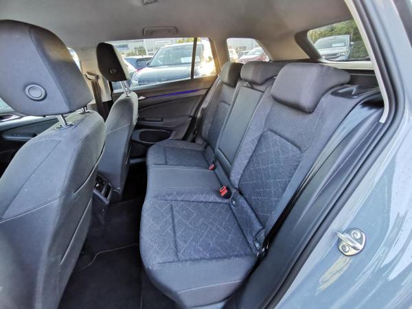 Volkswagen Golf Variant VIII 2.0 TDI LED Navi Climatronic Sitzheizung