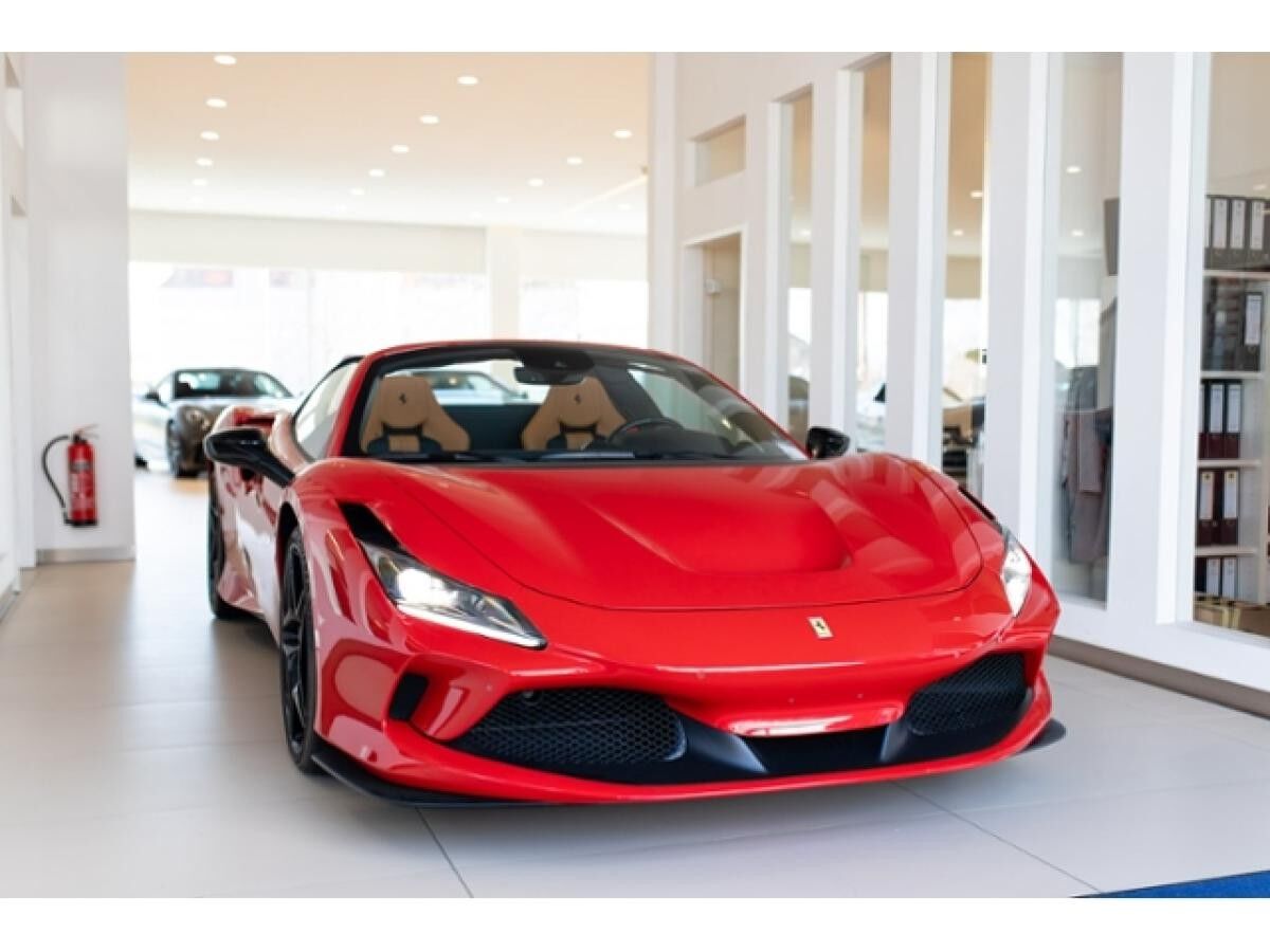 Ferrari F8 Spider*Lift*Racing Seats*LED*