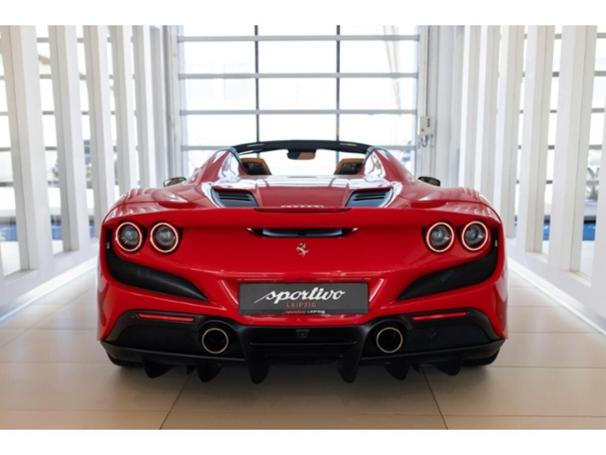 Ferrari F8 Spider*Lift*Racing Seats*LED*