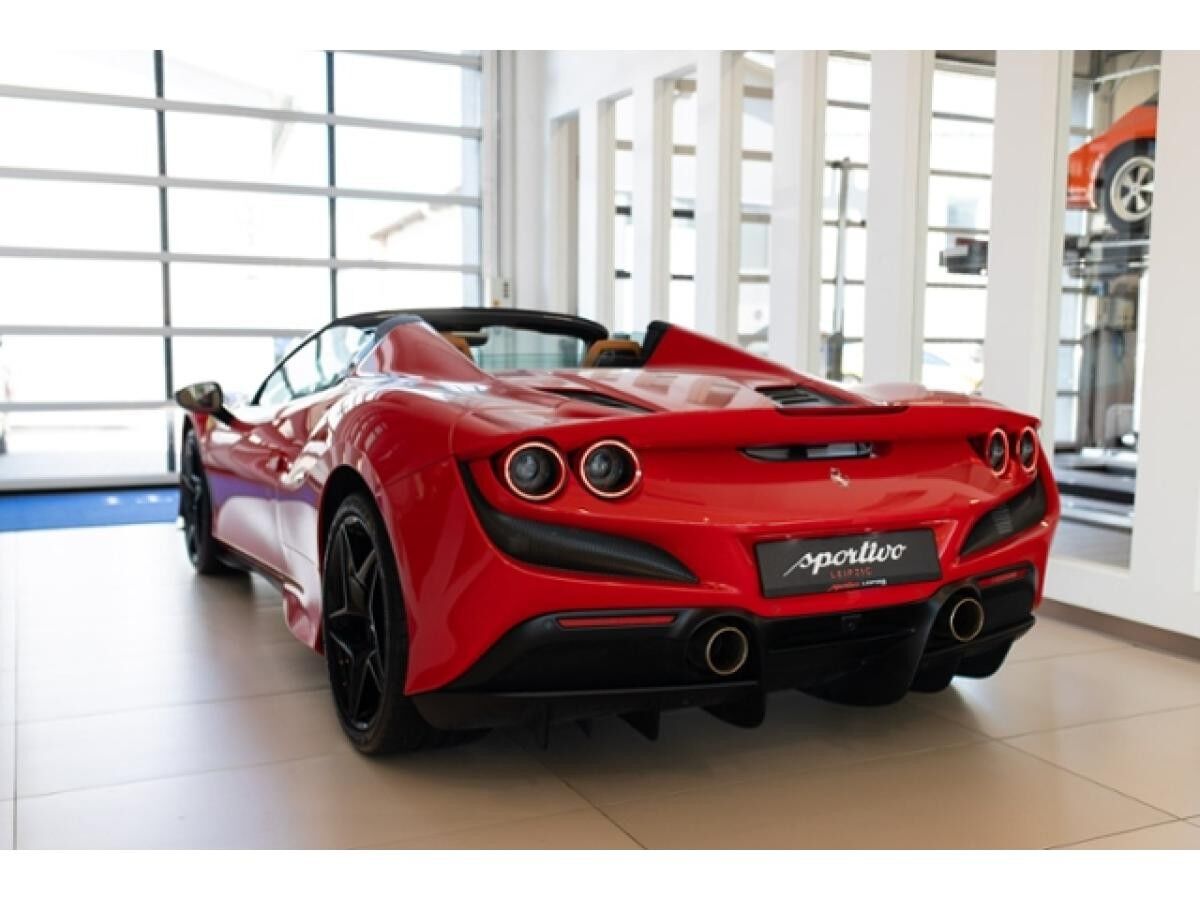 Ferrari F8 Spider*Lift*Racing Seats*LED*