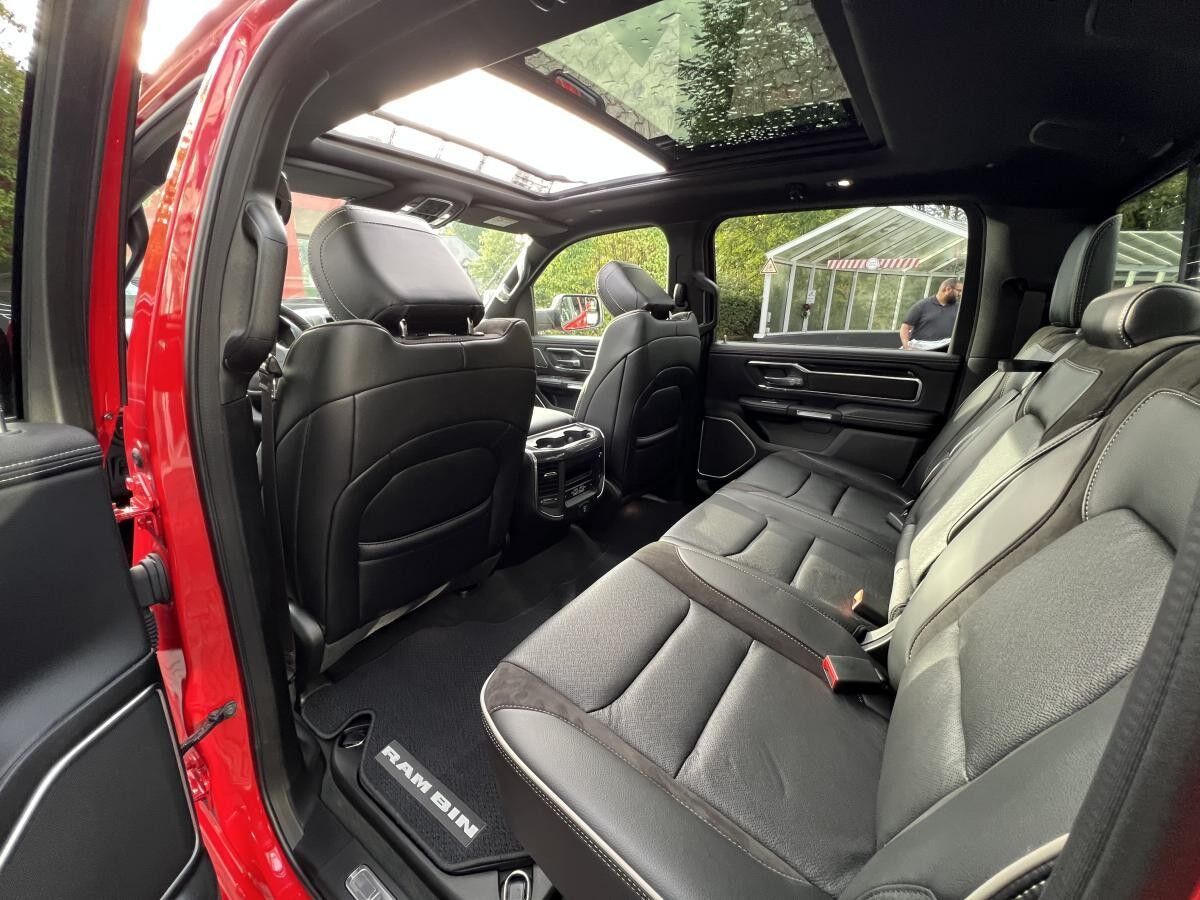 Dodge RAM Dodge RAM 1500 Laramie Night *SOFORT VERFÜGBAR!