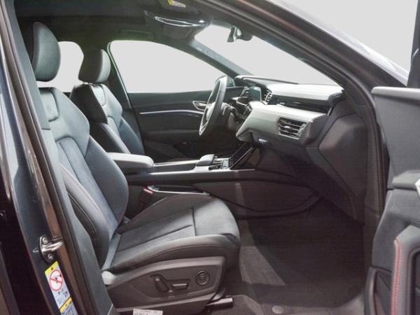 Audi Q8 Sportback e-tron 55 S line quattro /