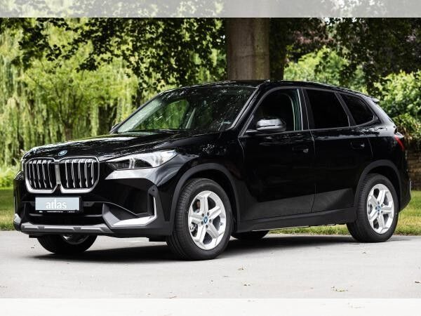 BMW iX1 xDrive30 •  ACC •  Kamera •  Massagesitze •  LED •