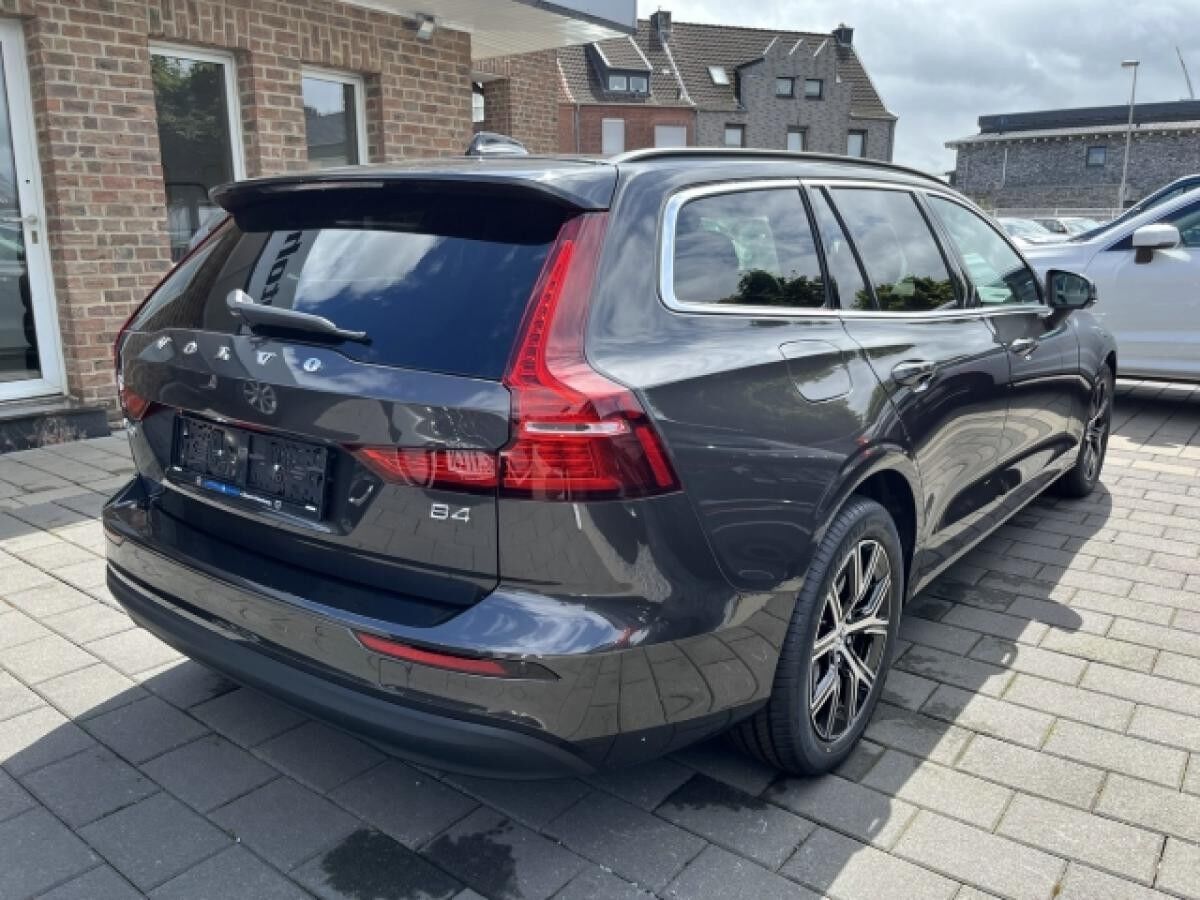 Volvo V60 Kombi Benzin EU6d B4 Core MHEV Navi Kamera