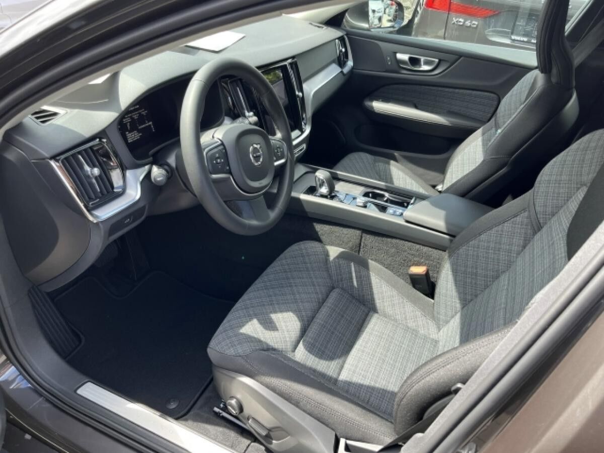 Volvo V60 Kombi Benzin EU6d B4 Core MHEV Navi Kamera