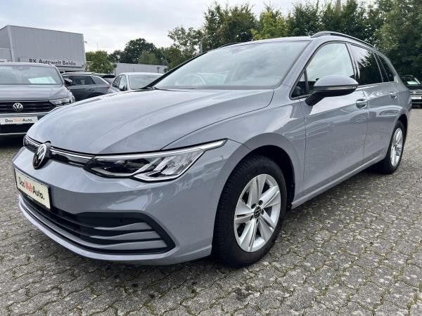 Volkswagen Golf VIII Life 1.5 TSI LED Navi AHK Climatronic Sitzheizung