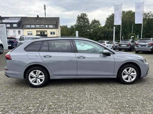 Volkswagen Golf VIII Life 1.5 TSI LED Navi AHK Climatronic Sitzheizung
