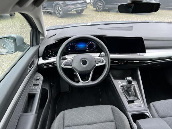 Volkswagen Golf VIII Life 1.5 TSI LED Navi AHK Climatronic Sitzheizung