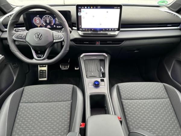 Volkswagen T-Roc R-Line, 1.5 l eTSI OPF 110 kW (150 PS) 7-Gang-DSG