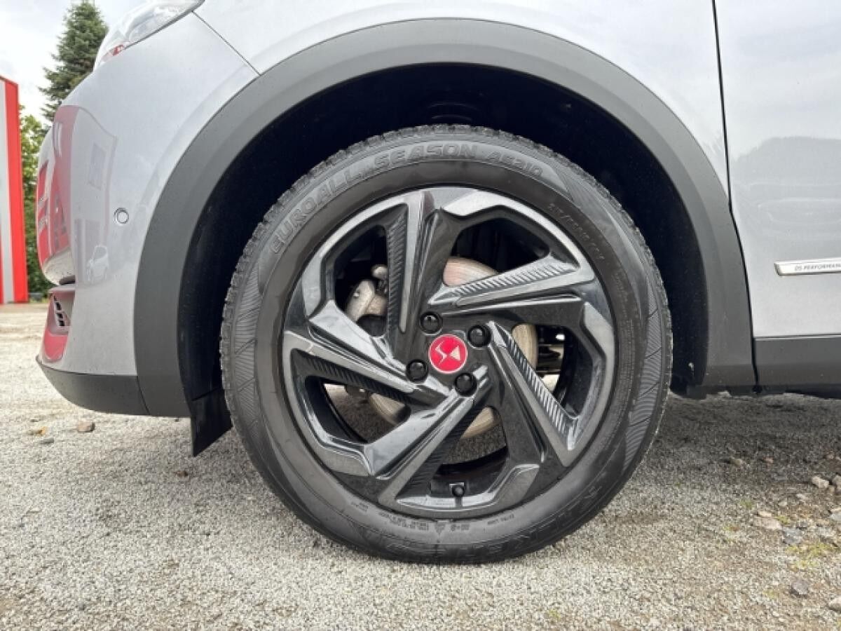 DS Automobiles DS 3 DS Crossback Performance Line + 1.5 BlueHDi 130 FAP EU6d