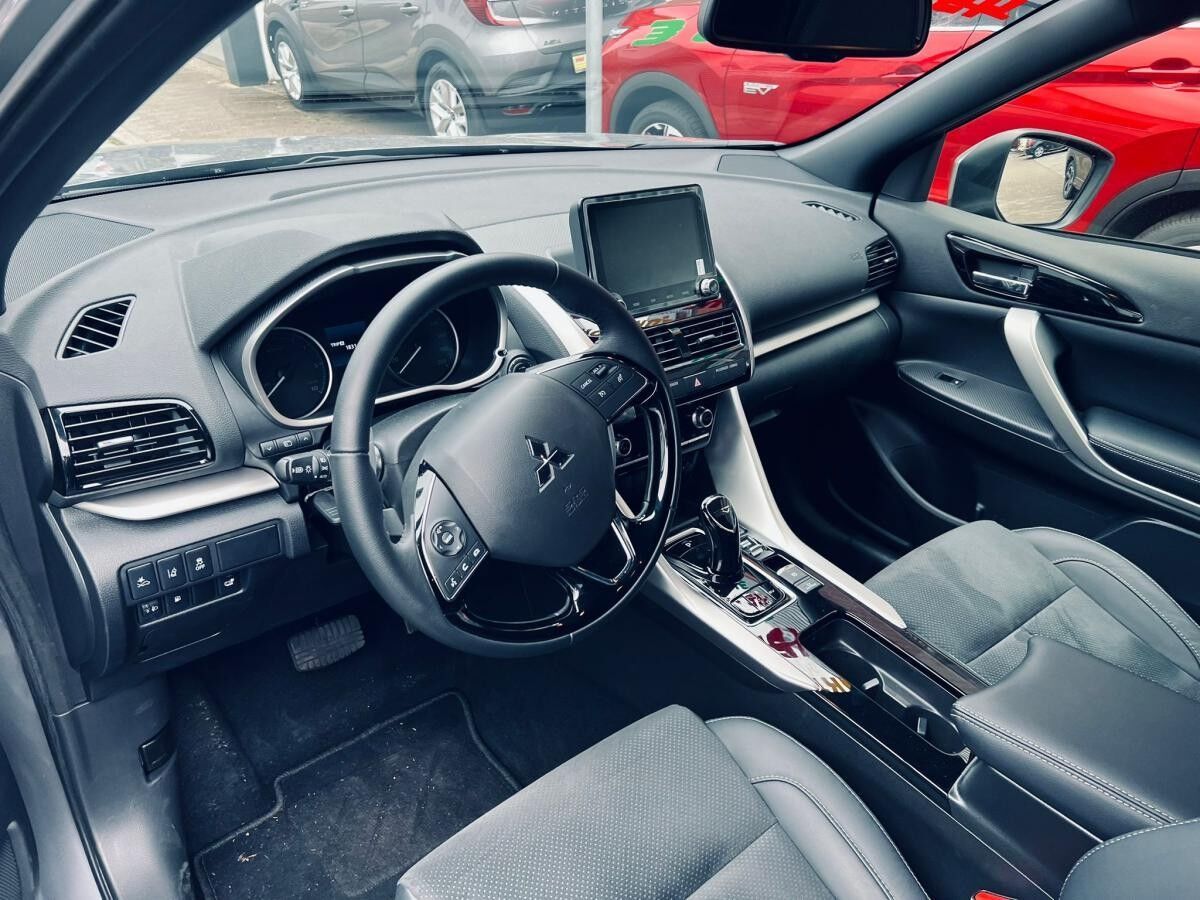 Mitsubishi Eclipse Cross Plus Select