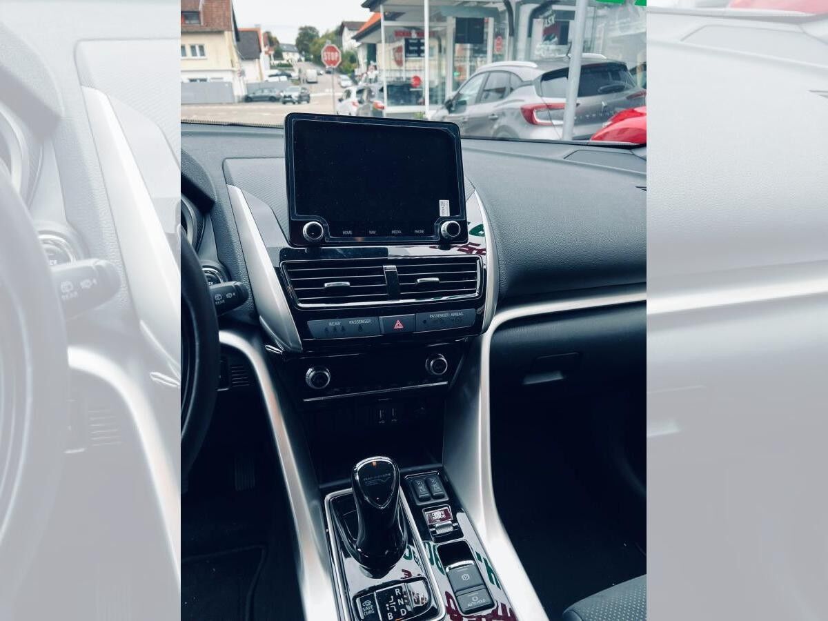 Mitsubishi Eclipse Cross Plus Select