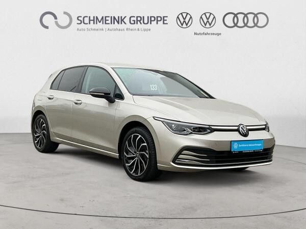 Volkswagen Golf VIII Life 1.5 eTSI DSG AHK Navi AppConnect