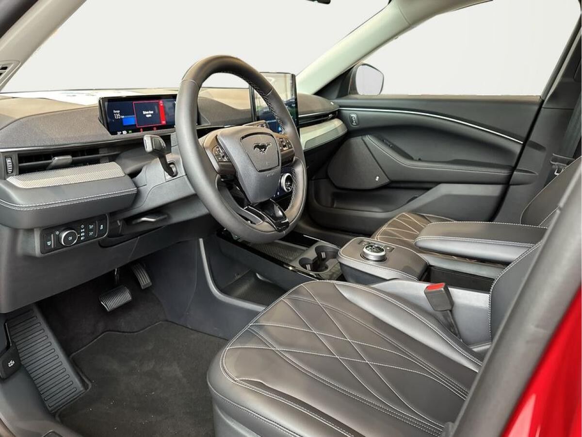 Ford Mustang Mach-E BASE , 5-türig (Elektrischer Strom)