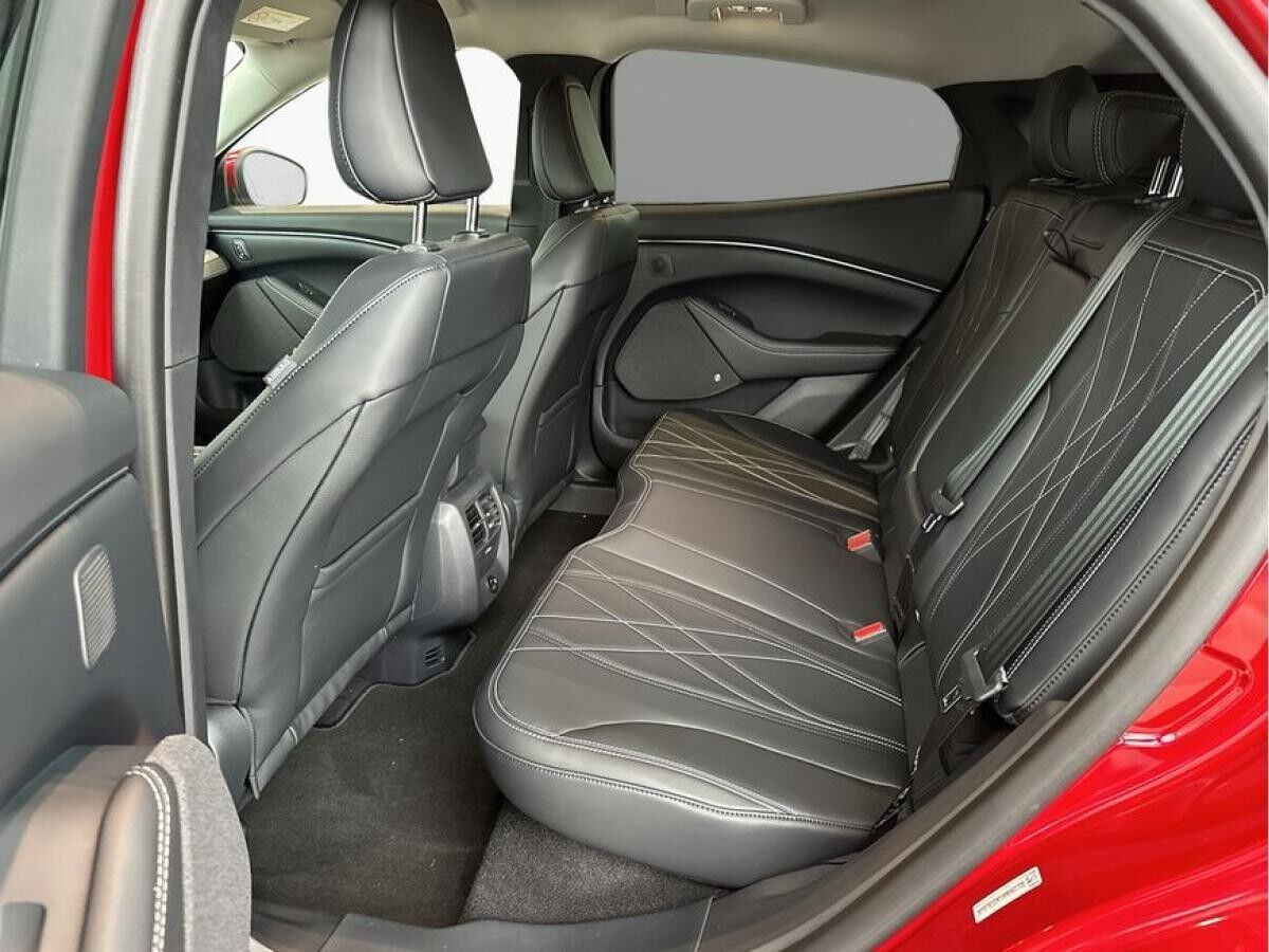 Ford Mustang Mach-E BASE , 5-türig (Elektrischer Strom)