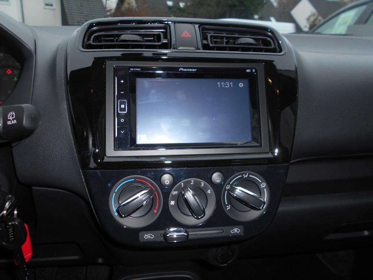 Mitsubishi Space Star Select / in meheren Farben verfügbar