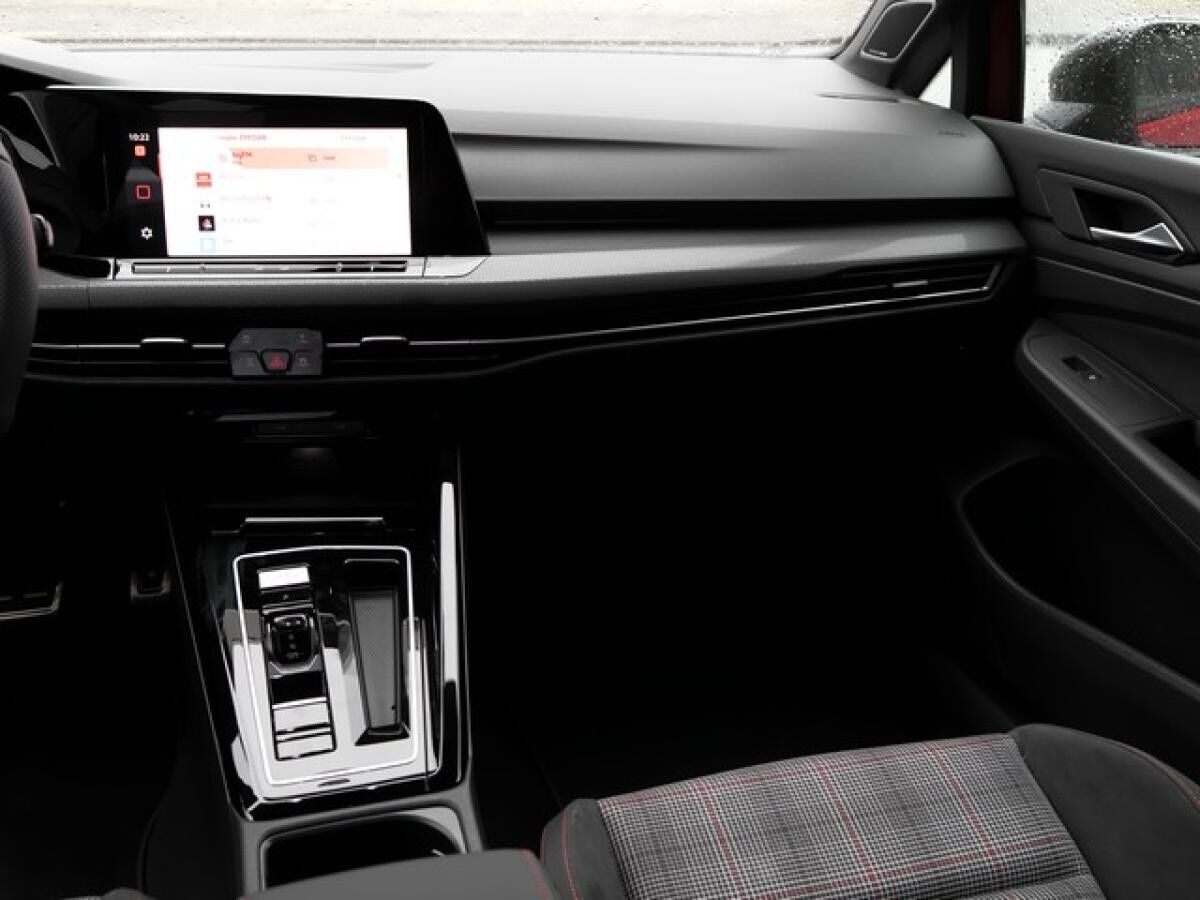 Volkswagen Golf VIII GTI DSG Black Style ACC DCC Matrix Kamera Sound 19"