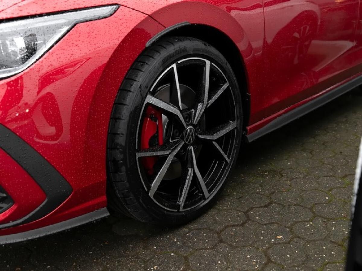 Volkswagen Golf VIII GTI DSG Black Style ACC DCC Matrix Kamera Sound 19"