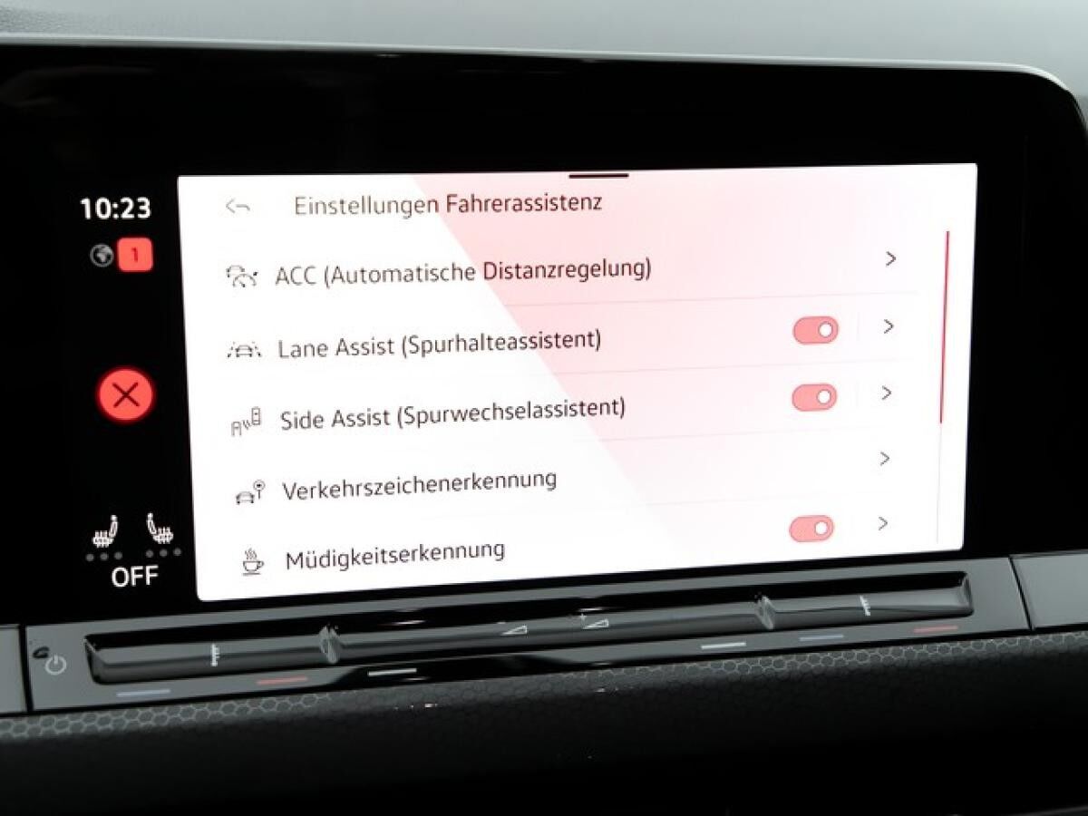 Volkswagen Golf VIII GTI DSG Black Style ACC DCC Matrix Kamera Sound 19"