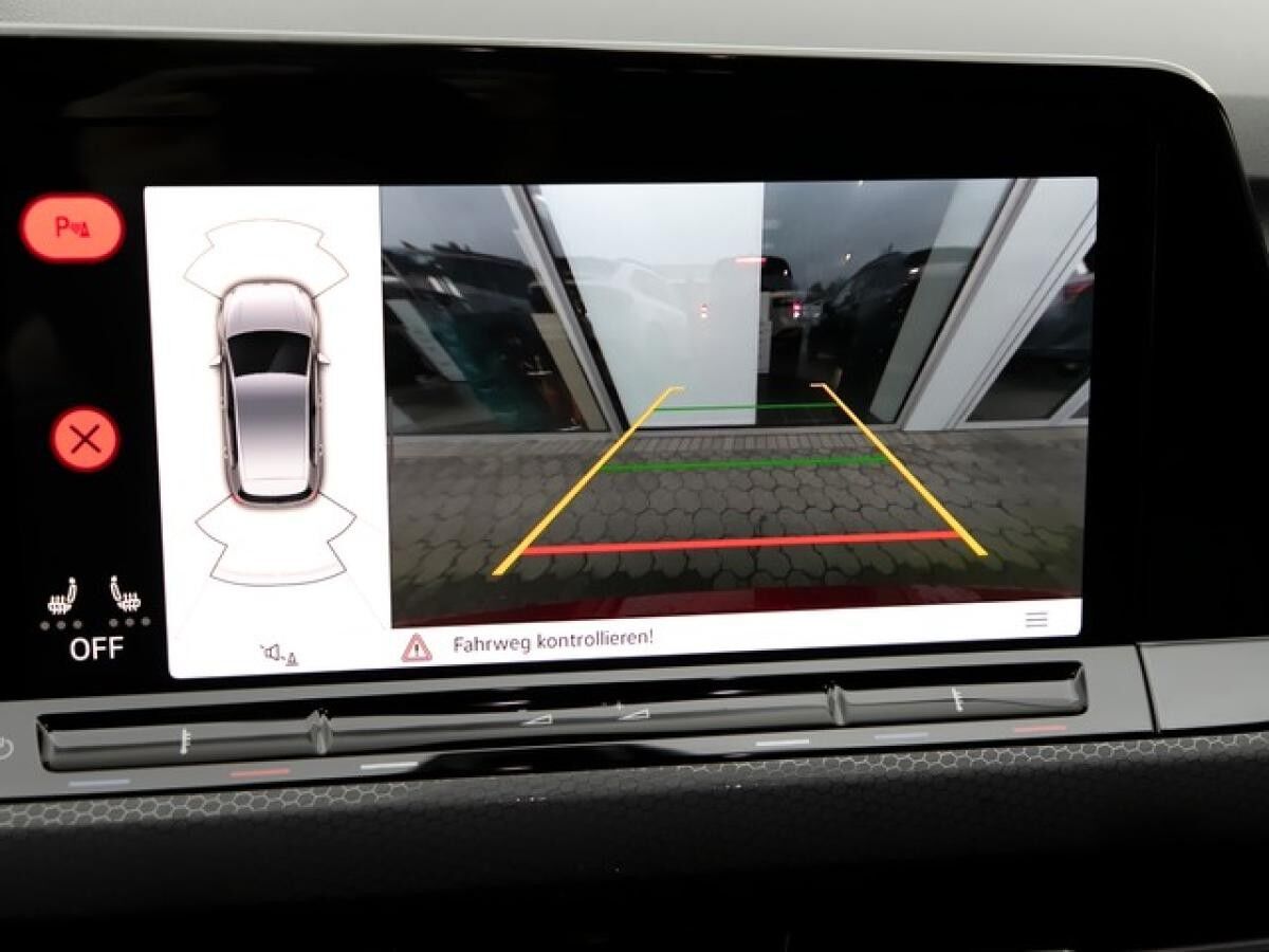 Volkswagen Golf VIII GTI DSG Black Style ACC DCC Matrix Kamera Sound 19"