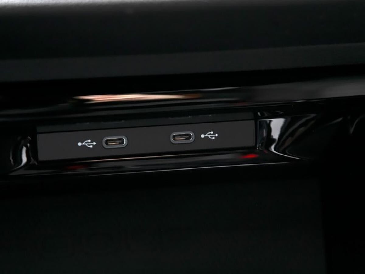 Volkswagen Golf VIII GTI DSG Black Style ACC DCC Matrix Kamera Sound 19"