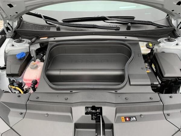 Hyundai IONIQ 6 77,H ALLRAD UNIQ-PAKET  NAVI/MATRIX