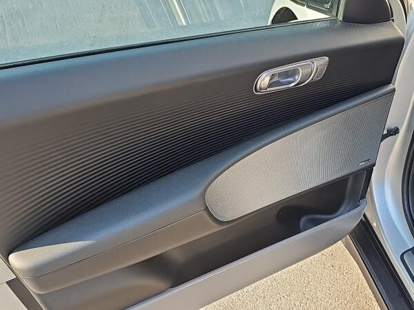 Hyundai IONIQ 6 77,H ALLRAD UNIQ-PAKET  NAVI/MATRIX