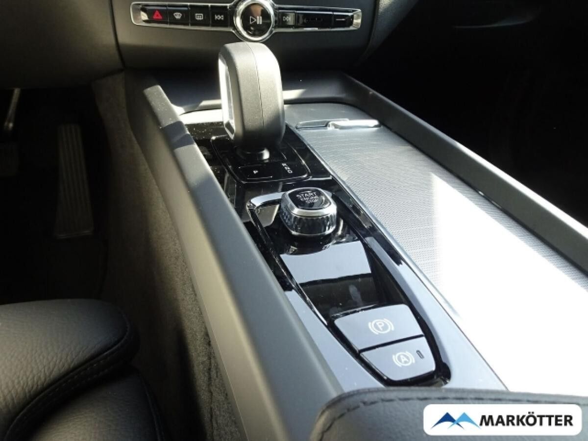 Volvo XC60 T6 AWD Plus Bright Plug-In Hybrid/20''/360°CAM