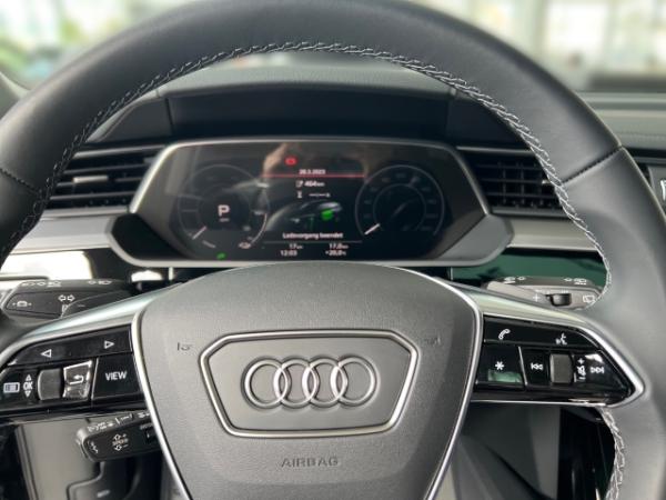 Audi Q8 e-tron 50 "advanced" qu AHK B&O HuD Pano Keyless Matrix-LED