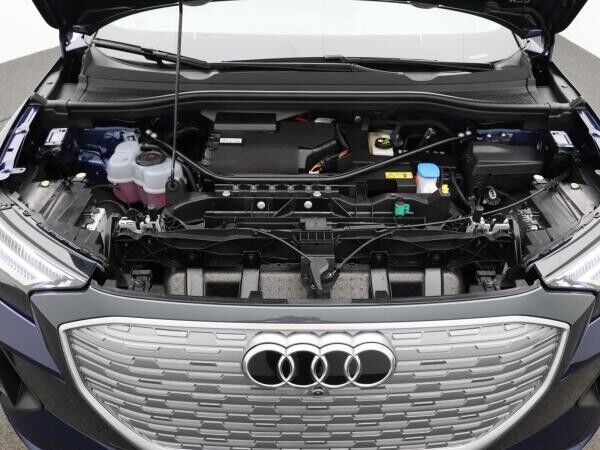 Audi Q4 e-tron 40 advanced / Navi plus, Matrix, AHK
