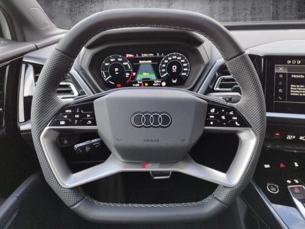 Audi Q4 e-tron 55 quattro S line