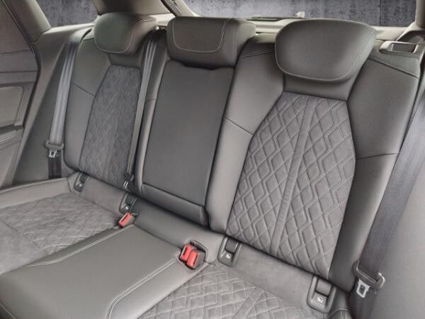 Audi Q4 e-tron 55 quattro S line