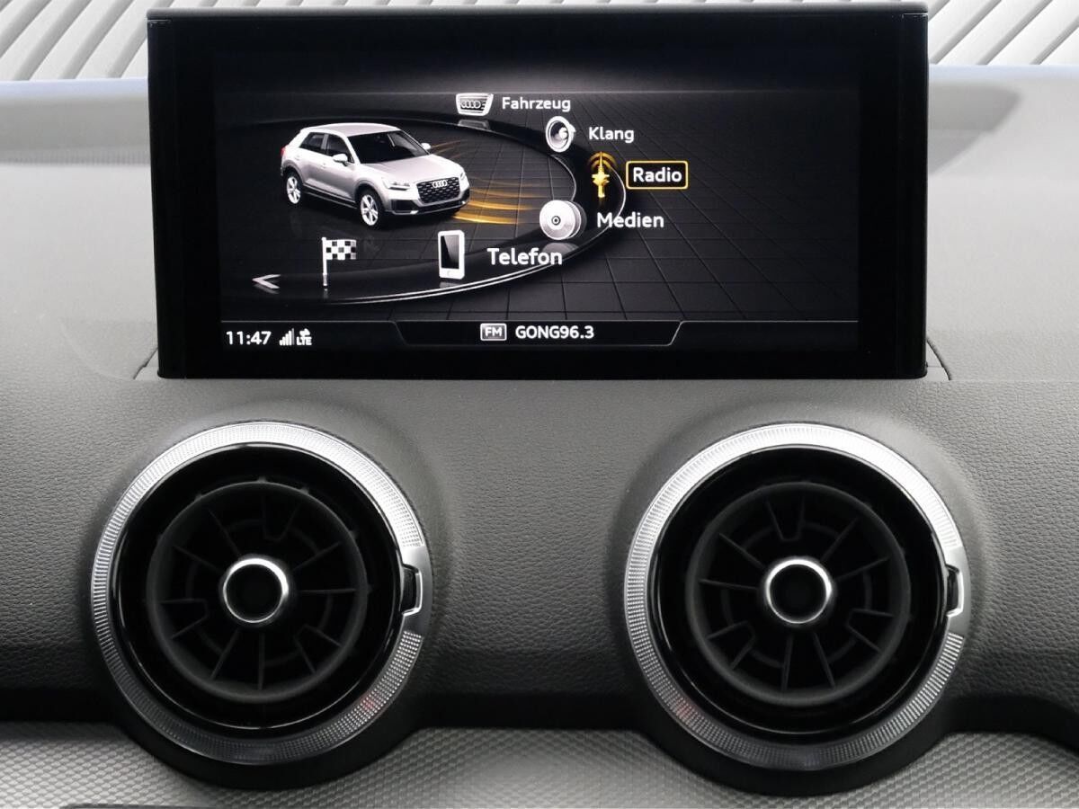 Audi Q2 35 TFSI S line