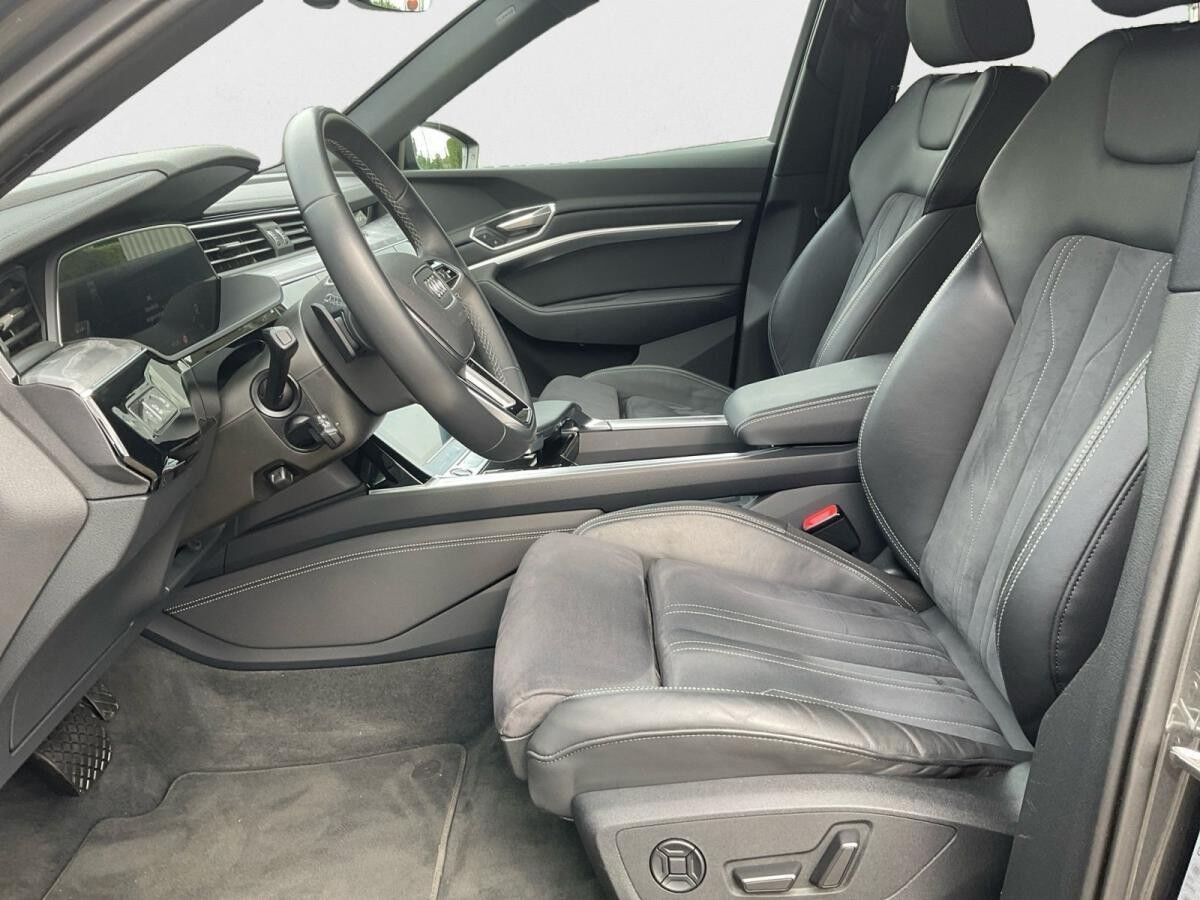 Audi Q8 Sportback e-tron 55 S line quattro HUD Matrix