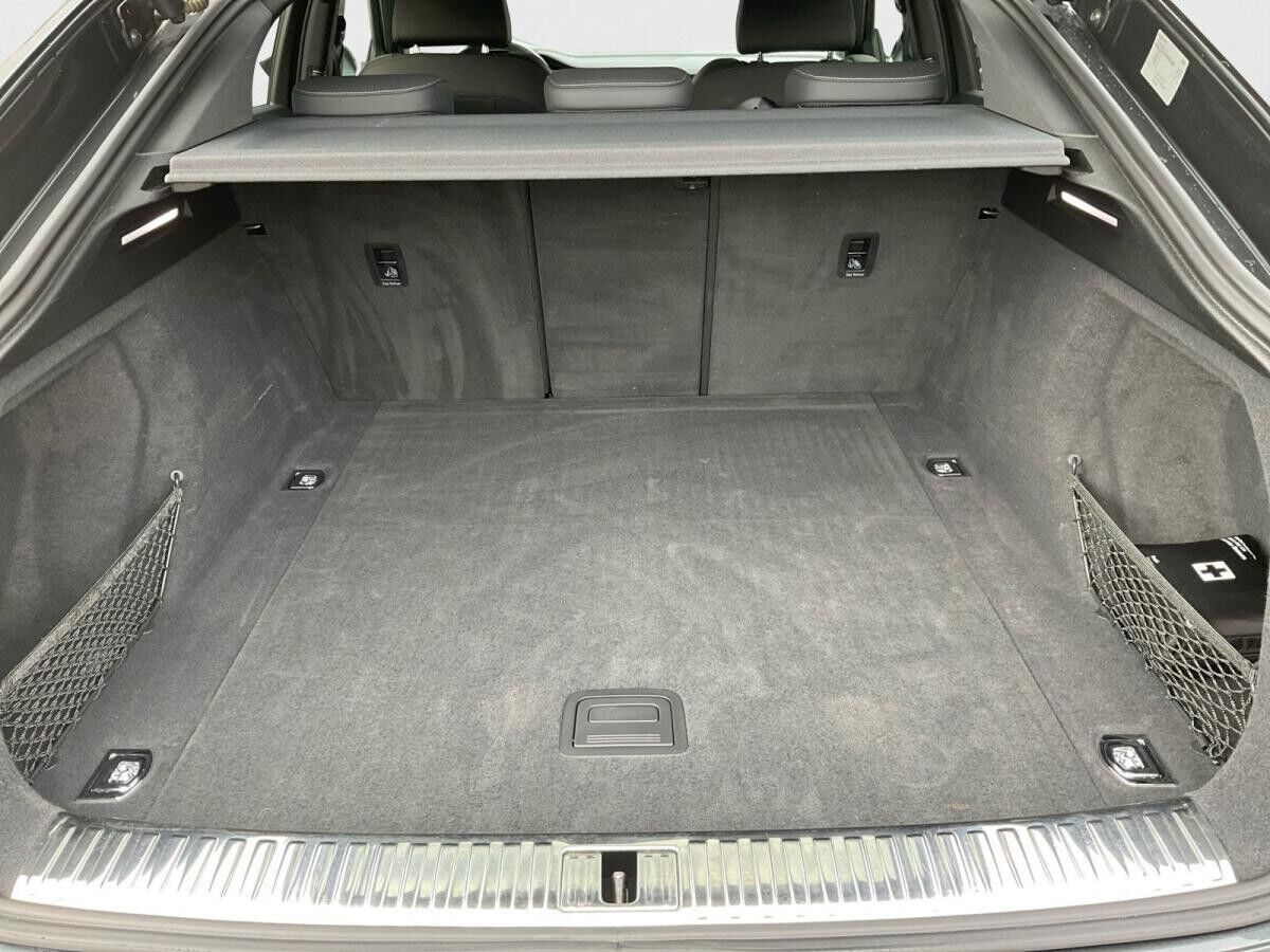 Audi Q8 Sportback e-tron 55 S line quattro HUD Matrix