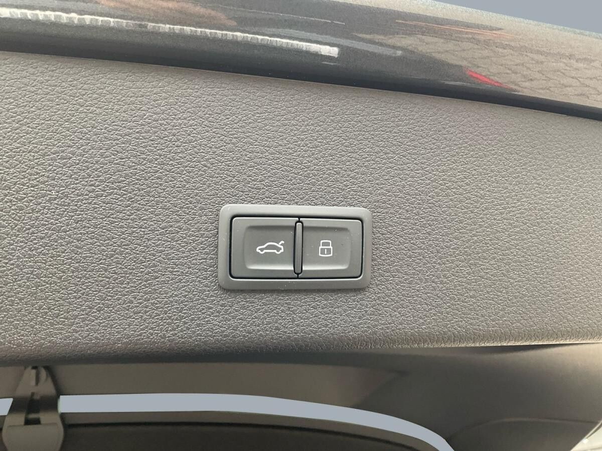 Audi Q8 Sportback e-tron 55 S line quattro HUD Matrix