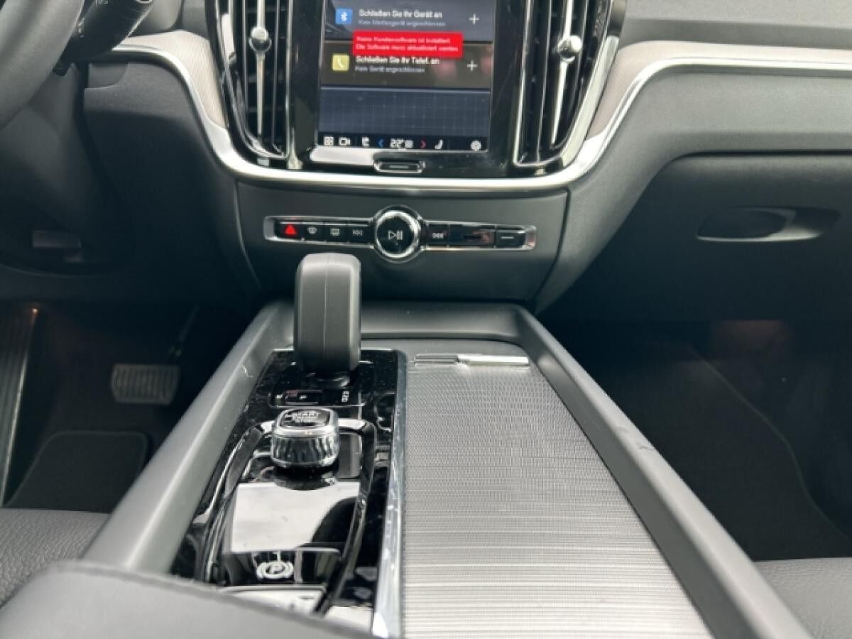 Volvo V60 B4 Diesel Plus Dark Kombi *Vorführfahrzeug, sofort verfügbar!*