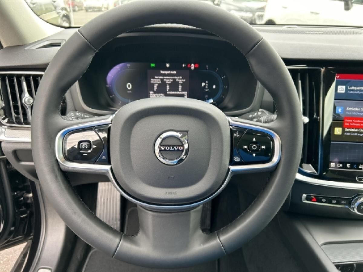 Volvo V60 B4 Diesel Plus Dark Kombi *Vorführfahrzeug, sofort verfügbar!*