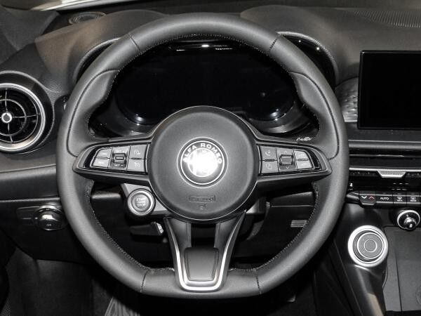 Alfa Romeo Tonale Super PDC LED APPLE CARPLAY 18 ZOLL